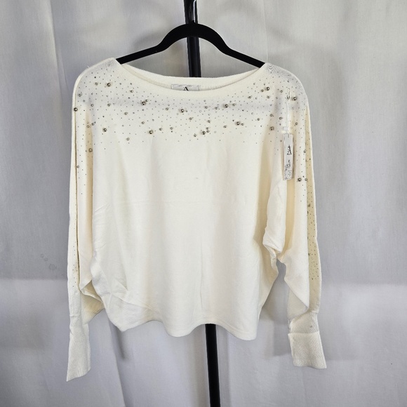 White Soft knit Sweater with Beads and Rhinestones - Picture 1 of 2